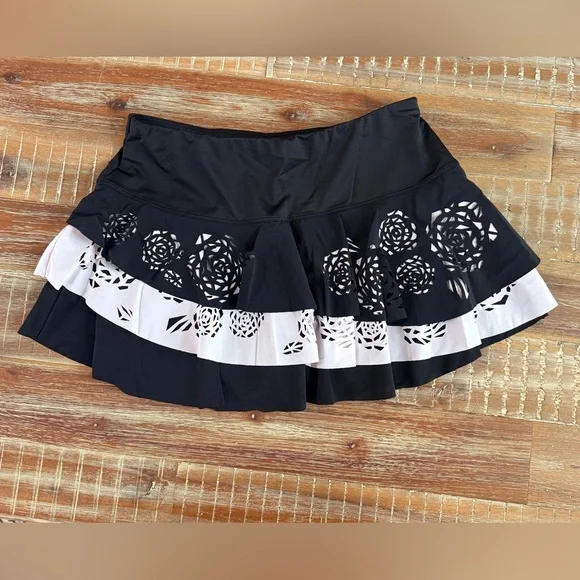 Lucky in Love floral laser cut ruffle tennis athletic skort - Picture 5 of 6